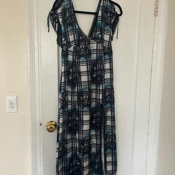 Urban Outfitters Sweet Melody Lace Trim Midi Dress - Picture 3 of 8